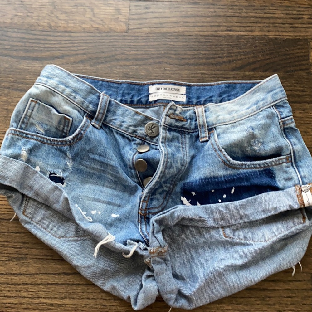 One Teaspoon rolled up denim shorts Size 24